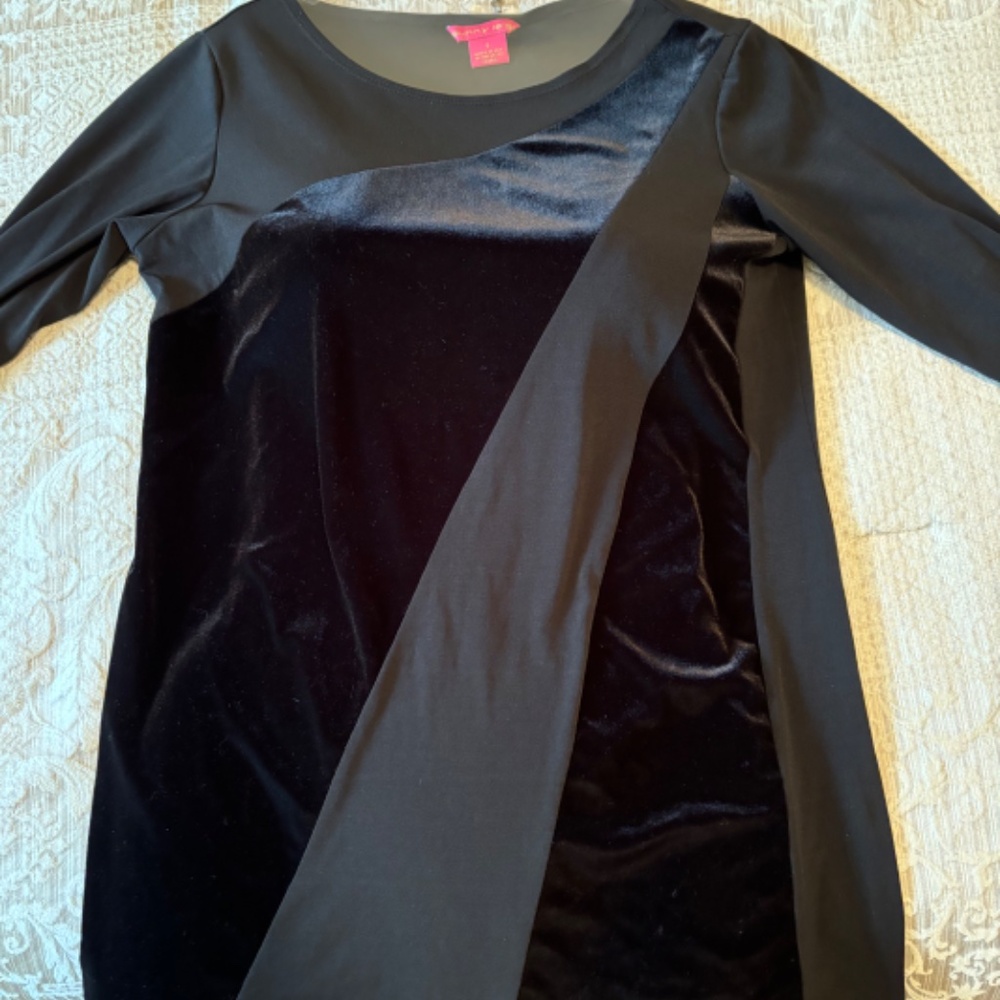 Sunny Leigh small black and velvet top. 3/4 sleeves. 95% polyester,5% spandex.